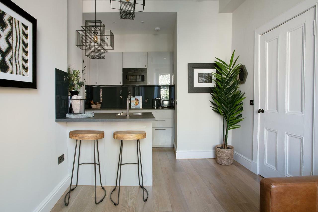 אדינבורו Holyrood Park City Centre Apartment מראה חיצוני תמונה